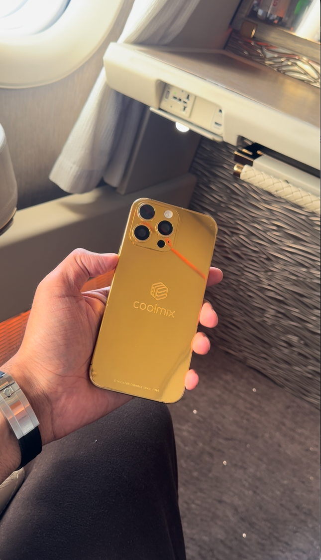 Golden iPhone 17 Pro Max